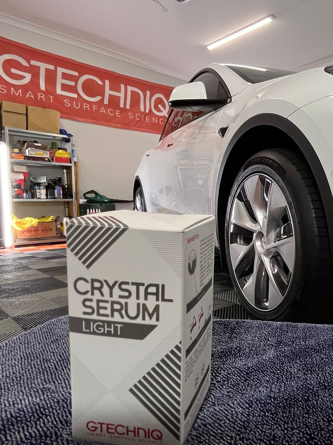 Crystal Serum Light Flyer - Gtechniq USA